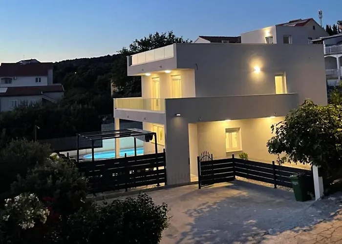 Panorama 特罗吉尔